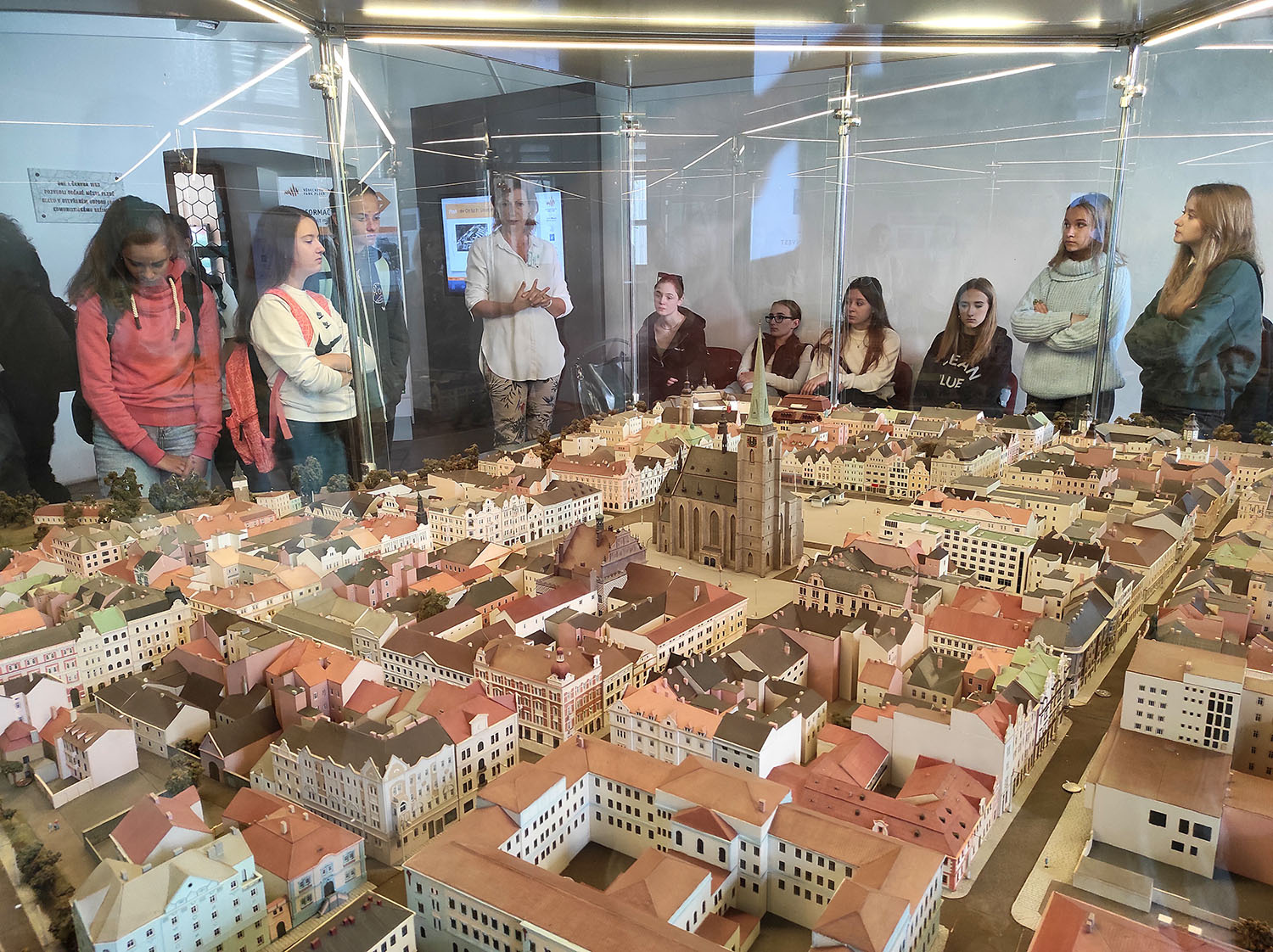 prohlidka plzne 1cr 2