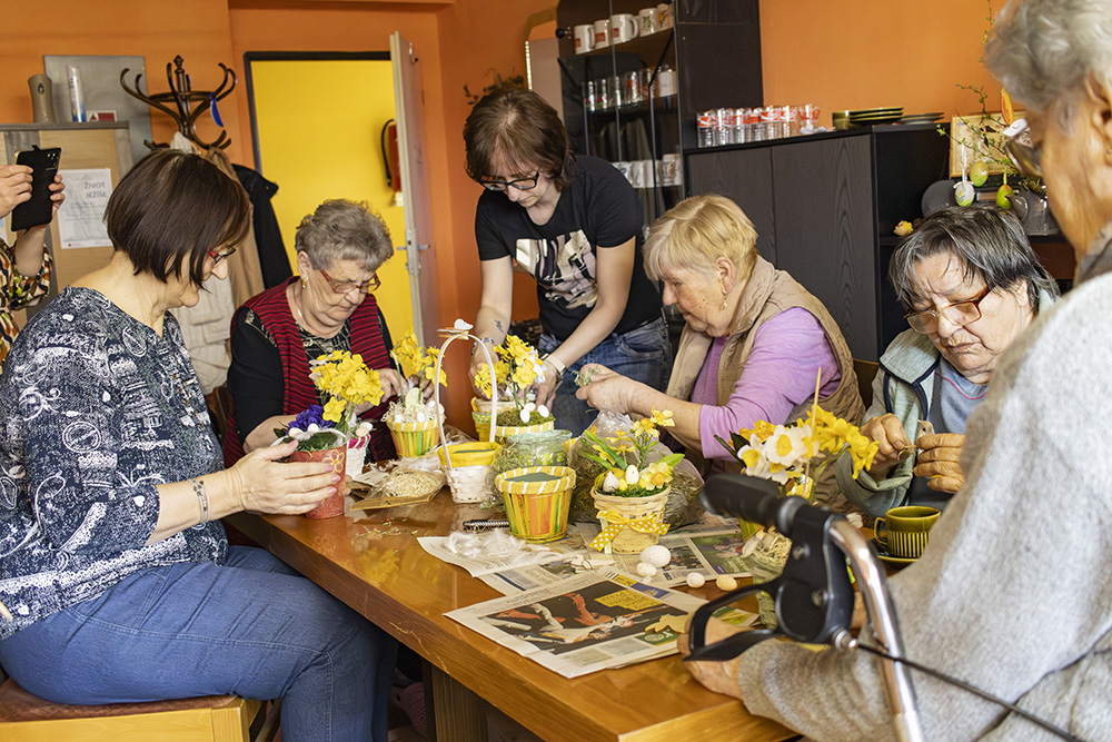 tvoreni se seniorkami 24 w